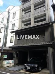 地下鉄東西線二条城前駅まで徒歩8分