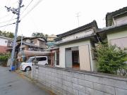 近鉄難波・奈良線富雄駅まで徒歩30分