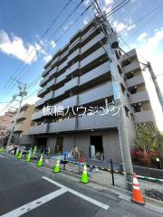 ルーブル志村坂上
