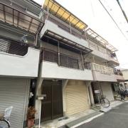 藤田町ガレージ付き貸家