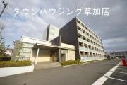 東武伊勢崎・大師線獨協大学前駅まで徒歩9分