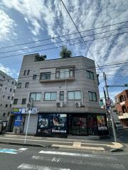 鹿児島市電谷山線荒田八幡駅まで徒歩4分