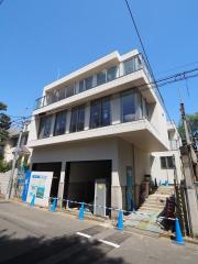 Trancuve′e Oyama