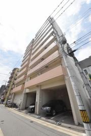 地下鉄七隈線渡辺通駅まで徒歩11分