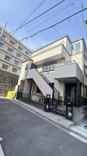 初音町1丁目 貸戸建