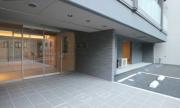 都営大江戸線本郷三丁目駅まで徒歩9分
