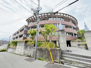 地下鉄西神・山手線名谷駅までバス約10分 徒歩1分