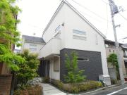 グラッサ D号室