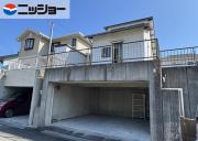 桑名市藤が丘1丁目庭付きガレージ