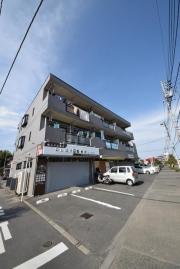 ＪＲ中央線高尾駅までバス約10分 徒歩1分