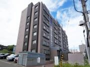 ＪＲ函館本線稲積公園駅まで徒歩14分