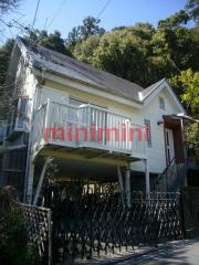 ＪＲ東海道本線高槻駅までバス約25分 徒歩1分