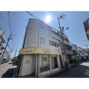 寝屋川市春日町28-16 3階建店舗付き住宅