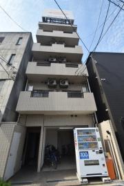 広島電鉄皆実線南区役所前駅まで徒歩14分