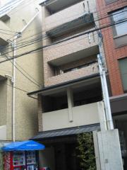 地下鉄東西線京都市役所前駅まで徒歩4分