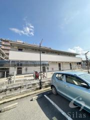 近鉄難波・奈良線河内小阪駅まで徒歩14分