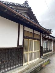 中能登貸家