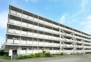 相鉄本線鶴ケ峰駅までバス約12分 徒歩6分