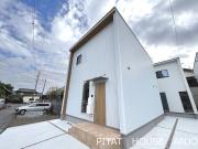 クワテュオール沓市場