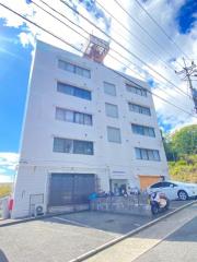 広島電鉄宮島線山陽女学園前駅まで徒歩15分