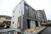 Y′z House