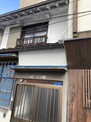 谷町六丁目貸家