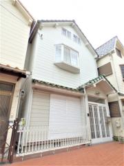 離宮前町1丁目貸家