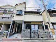 南海泉北線和泉中央駅まで徒歩13分