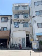 広島電鉄宇品線広電本社前駅まで徒歩4分