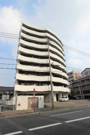 ＪＲ鹿児島本線九州工大前駅まで徒歩23分