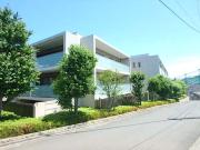 小田急小田原線新百合ヶ丘駅まで徒歩15分