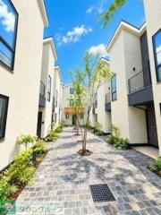 Annabelle Court