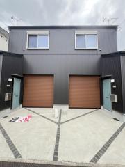 ネオガレ初芝 WEST