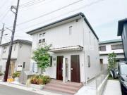 Marron Court