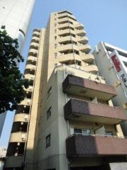東京メトロ丸ノ内線四谷三丁目駅まで徒歩8分