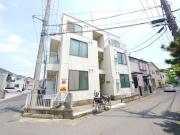 東武伊勢崎・大師線獨協大学前駅まで徒歩15分