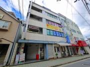近鉄難波・奈良線富雄駅まで徒歩2分