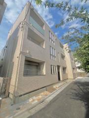 MAISON DU ARBRE
