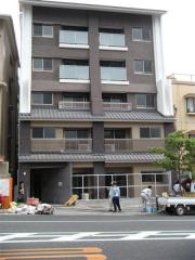 地下鉄東西線東山駅まで徒歩7分