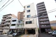 広島電鉄宇品線広電本社前駅まで徒歩3分