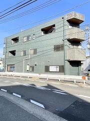 ISビル