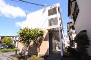 西武狭山線西武球場前駅まで徒歩15分