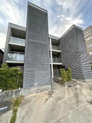 EAST-TERRACE