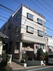 京王相模原線京王稲田堤駅まで徒歩8分