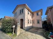 東急田園都市線二子玉川駅までバス約10分 徒歩12分