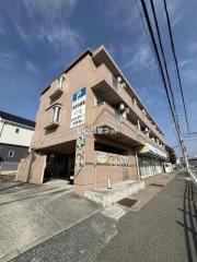 地下鉄西神・山手線名谷駅までバス約11分 徒歩2分