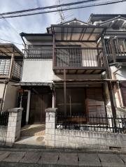 大塚野溝町貸家