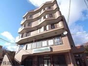 近鉄難波・奈良線富雄駅まで徒歩20分