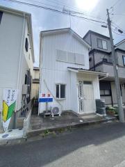 坂下町4丁目貸家