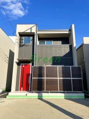 ＪＲ東海道本線平塚駅までバス約12分 徒歩3分